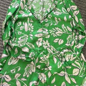 Green Notched Collar Wrap Blouse with Buttoned Style